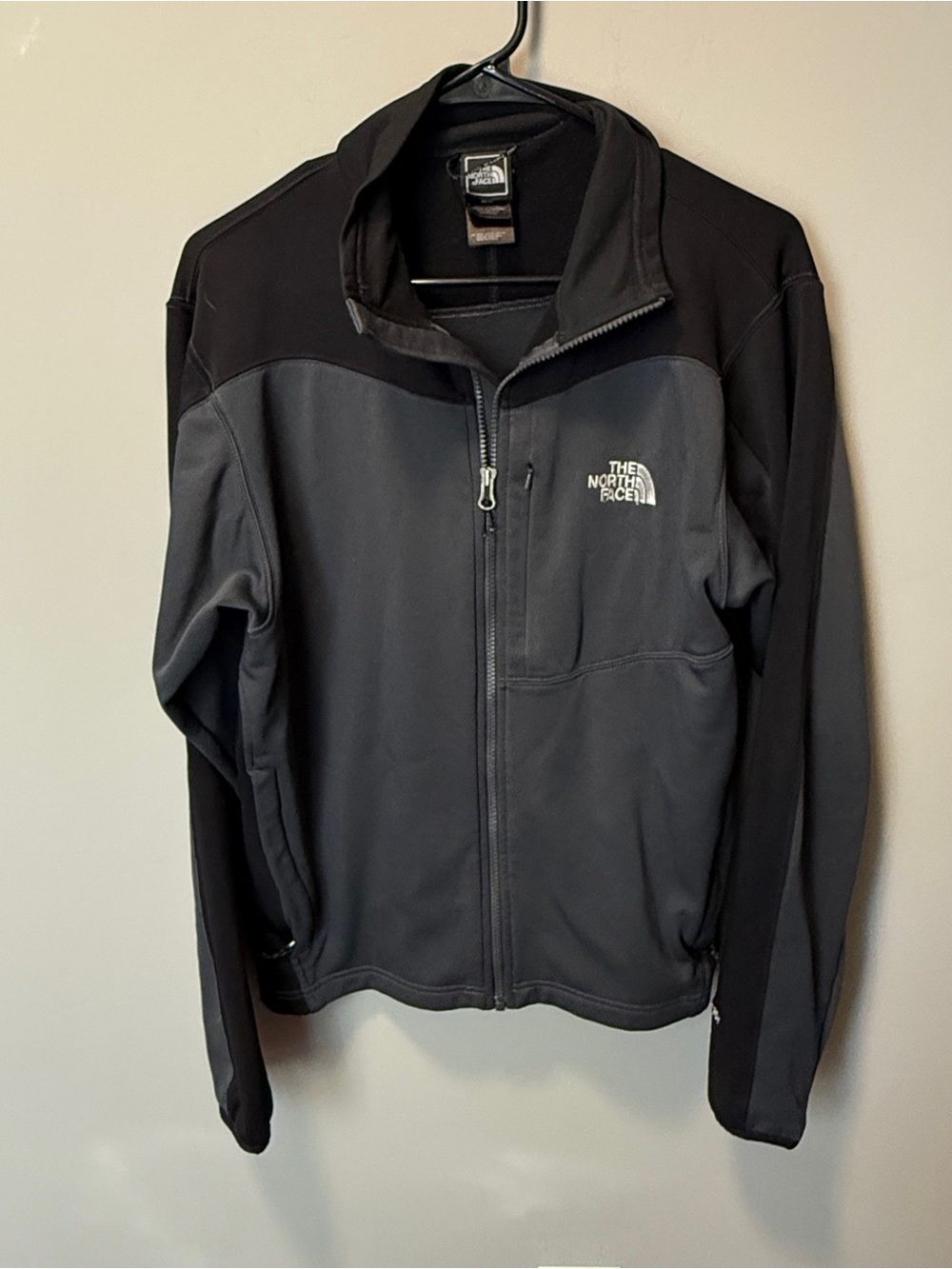 The North Face Men’s Black & Charcoal Lightweight Softshell Jacket - M